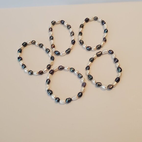 Genuine Cultured Pearl 5 piece bracelet set - Picture 2 of 9